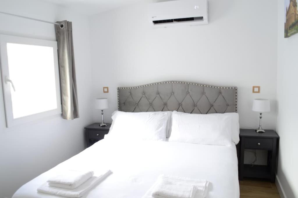 Casa En Alquiler Vacacional En อัลกาลาเดเอนาเรส ภายนอก รูปภาพ