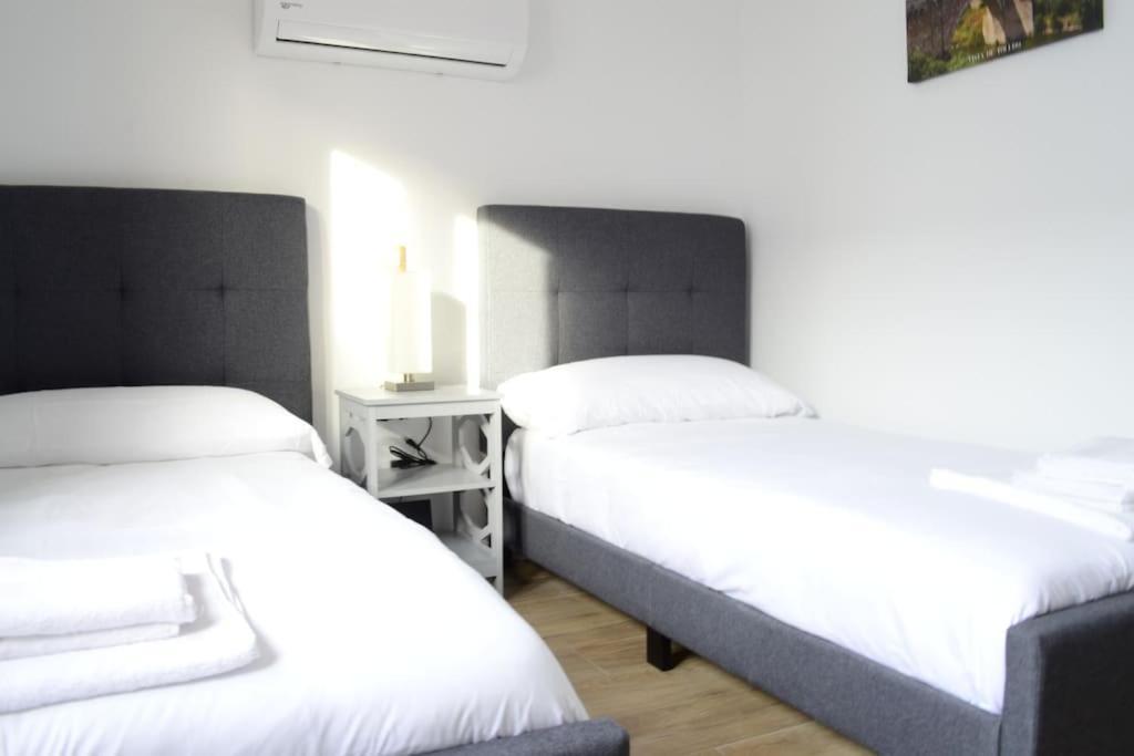 Casa En Alquiler Vacacional En อัลกาลาเดเอนาเรส ภายนอก รูปภาพ